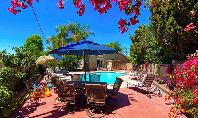 Southwest Anaheim Villa | Near Disneyland, 6BR, 4BA Pool/Hut Tub, 3300 sqft