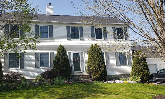 Waterville House | Near downtown, Colby/Thomas College. 2 story colonial family home