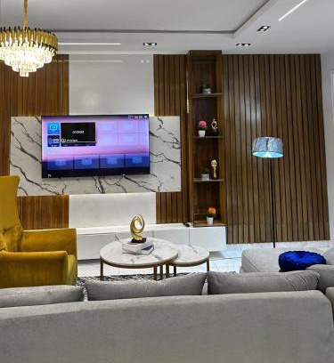 Epetu House | Near Lakowe Golf and Lekki FTZ Minutes From Awoyaya with Constant Power, Wi-Fi, Gym by Crystal Stays
