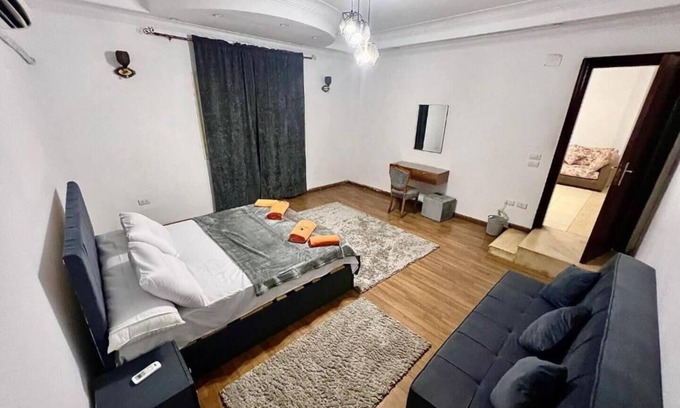 Al-'Umraniyah Hotel | NEAR THE PYRAMIDS INNn5 minutes from the Great Pyramids of Giza & Sphinx!