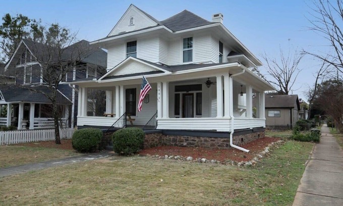Five Points South House | Near UAB, Hospital, & Downtown! Magic on 17th St.
