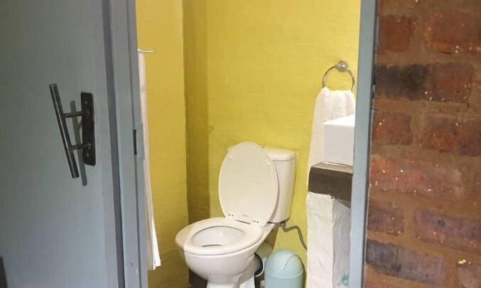 Downtown Johannesburg Apartment | Neat over-night stay apartment in vibey Maboneng