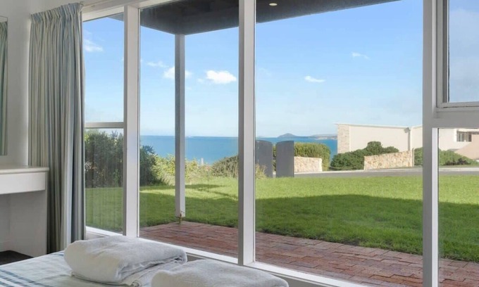 Port Elliot Apartment | Neptune - 2/4 Hutton St Port Elliot