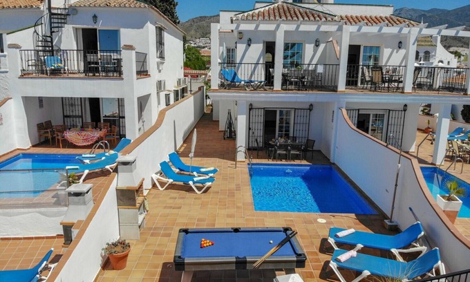 Chimenea Villa | Nerja Paradise Rentals - Villa Las Brisas