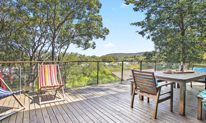 Killcare House | Nestled among the Trees with Beach Views, easy walk to Bouddi National Park