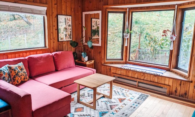 Salt Spring Island House | Nettledown Farms Bed & Breakfast