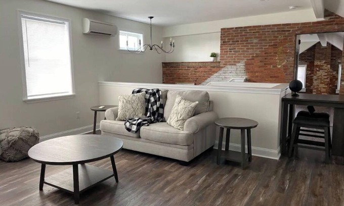 Lancaster Apartment | New 1 Bedroom Apartment with Parking 5