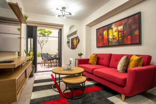 Leuro Apartment | New 1st Fl Executive Patio Pad