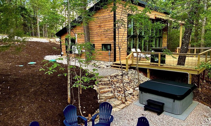 Harrison Cabin | NEW! 2 bed 2 bath cabin in the Ozarks Hot Tub