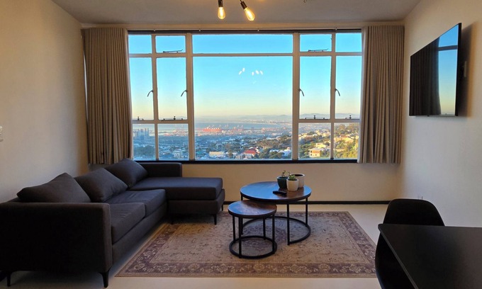 Cape Town City Centre Apartment | New 2-bedroom en-suit apartment in Cape Town, ideal for digital nomads