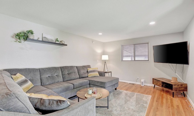 South Westminster House | NEW 2 BR 1 BA Home Office Escape!