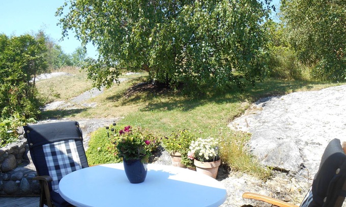 Lysekil Villa | NEW 2019! Confidential villa in child friendly area. 900 meters to the bath
