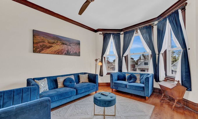 Berwyn Condo | NEW! 3 Bed Vintage Condo in Chicagolands Trendy Berwyn by AllSet Turnover