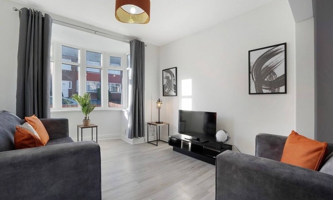 Stockton-on-Tees House | New! 3BR in Colchester Free Wifi