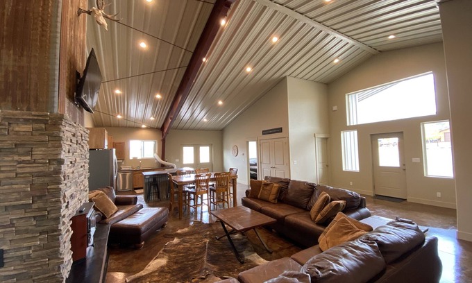 Lyman House | ★NEW 4BD House/Trailer Parking🚗/Corral/Pets OK🐶