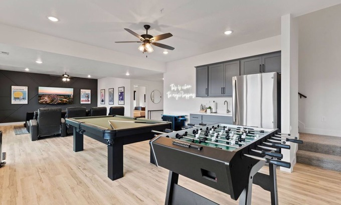 Indian Point House | NEW! 6 BR, Pools, Hot Tub, Game Rm, Theater Rm, LAKE Views, Location, Sleeps 18