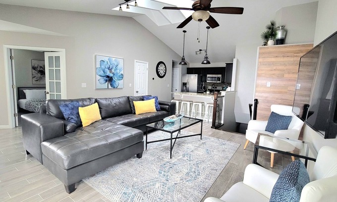 Northwest Arvada House | NEW 6bdrms, 6baths; Near Dining, Shops, & Shops. Great for Red Rocks & Downtown!