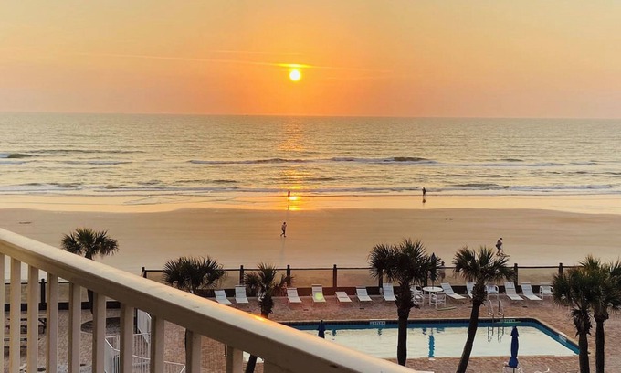 Daytona Beach Apartment | NEW Amazing Ocean Front Up to 6 Guests in Daytona - Up 6 Guests!
