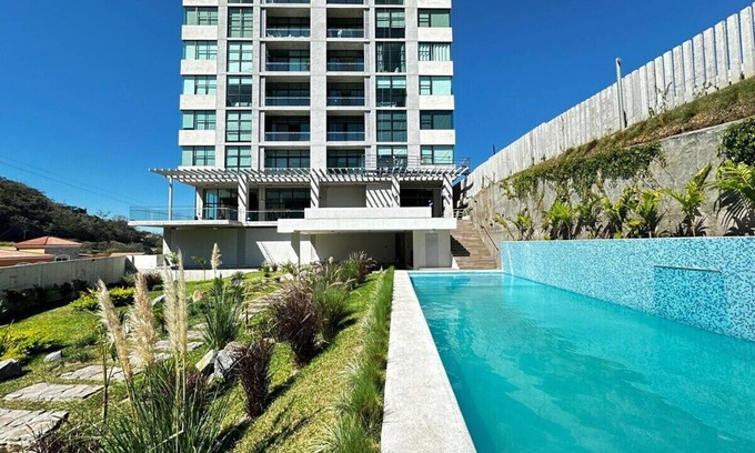 El Palmar Apartment | NEW! Amazing Spacious 3-bedroom Apartment in Santa Elena with Great Amenities!