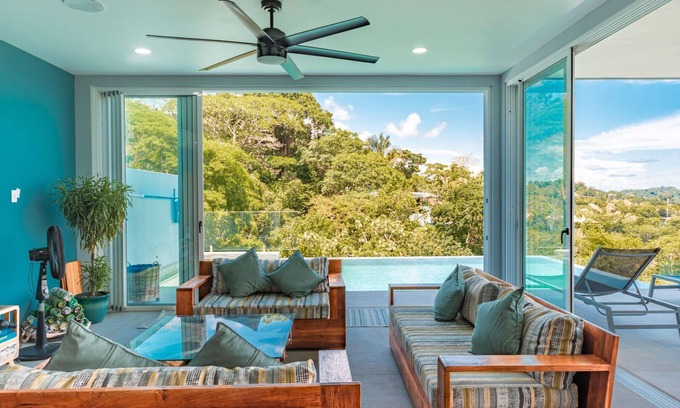 Manuel Antonio Villa | New and modern villa with ocean views―sleeps 34