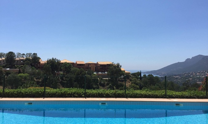 Theoule-sur-Mer Apartment | NEW - apartment in residential area * pool * sea view * great location