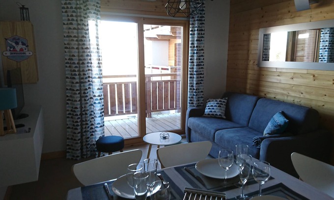 Mont-de-Lans Apartment | New apartment ski-in ski-out with garage