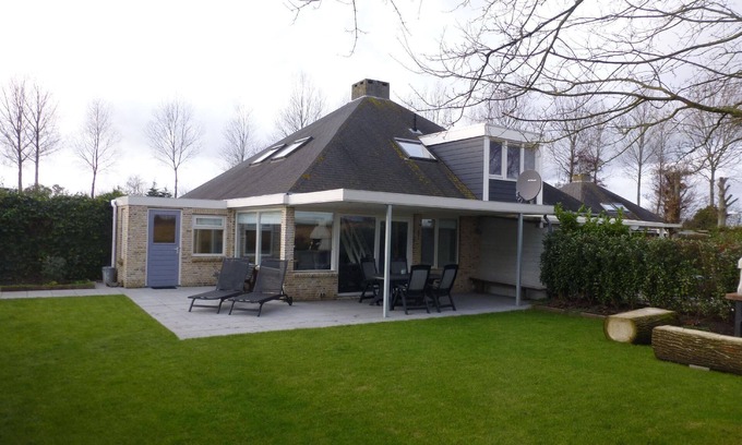 Stavenisse House | New beautiful bungalow