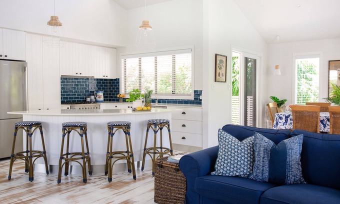 New Brighton Apartment | New Brighton Beach House - walk to beach
