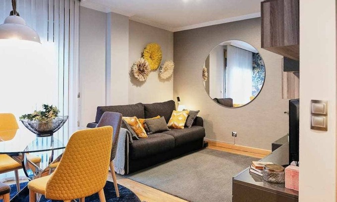 Pontevedra Apartment | new brown apartment