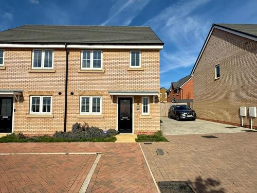 Wellingborough House | New Build Parking Wifi Contractors