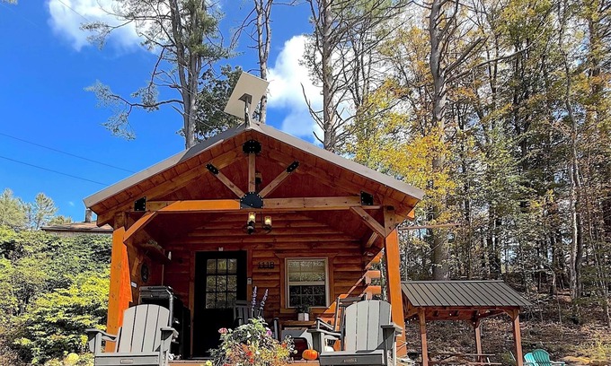 Town of Hope Cabin | NEW! Cabin with gazebo on the river! 111B