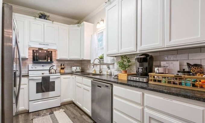 University House | New! Centrally Located Family Gathering Place