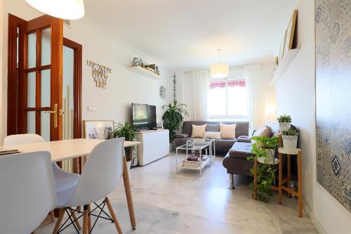 Ciudad Jardin Apartment | *New* Cerca de la Mezquita