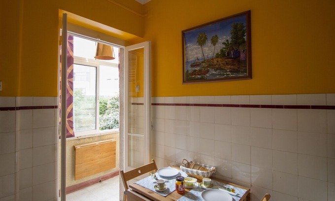 Santo Amaro Apartment | *NEW*Charming cozy bright and artsy Alcântara flat