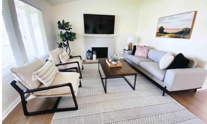 Citrus Heights House | NEW Clean and Cozy Home + Hot tub