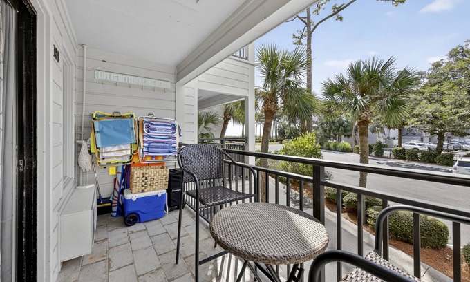 Hilton Head Island Condo | NEW Coligny/Forest Beach Condo! Sleeps 6!
