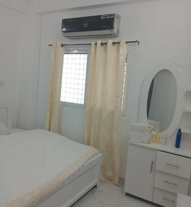 Hyderabad Apartment | New Cozy 2bhk AC Flat in main Hyd,15mins from Airport, only for families