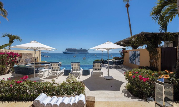 El Medano Ejidal House | New Decor, Exclusive Oceanfront 4-bd Villa at the Hacienda Beach Club