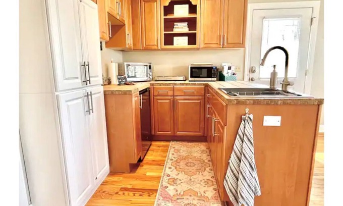 Westwood Place Cottage | New! East West Nest ~ Walkable ~ Private ~ Stylish
