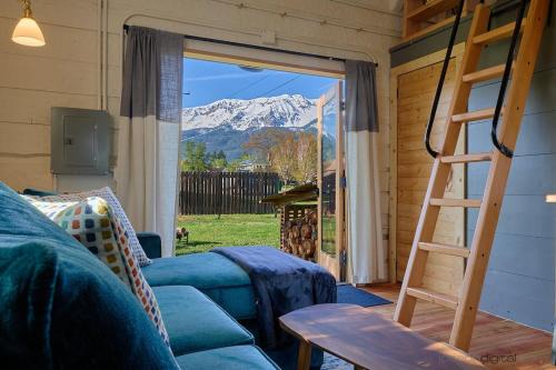 Joseph House | New Everything! Gorgeous Log Cabin in Downtown Joseph