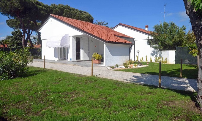 Lido delle Nazioni Villa | New ground floor villa with large garden in green and quiet area