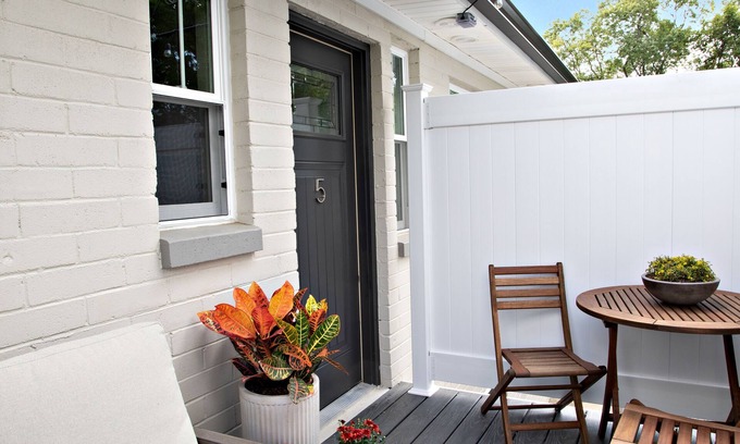 Hagerstown Apartment | New Hagerstown Apartment - Self Check-in. Sleeps 4+