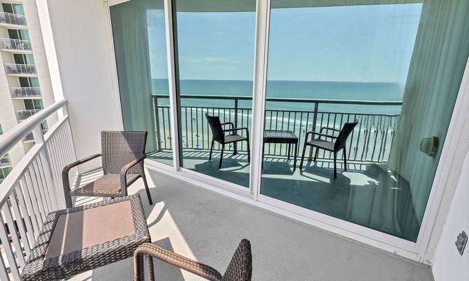 Downtown Myrtle Beach Condo | New Honey Moon Suite, 1BR Direct Oceanfront, Pools