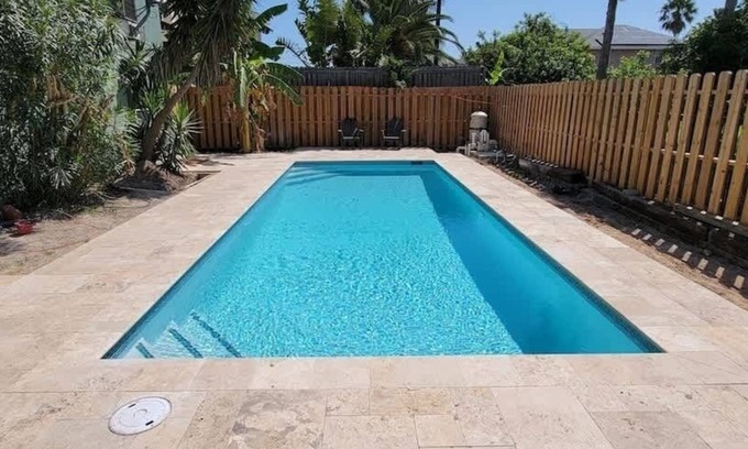 South Padre Island Condo | NEW! Large 3 bedr * Bay Views * Pool * Great Deck