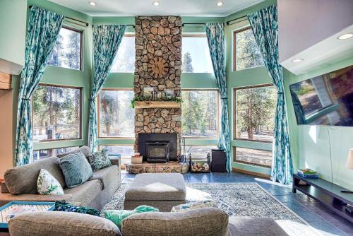 Leadville House | New Listing 4BR - Hot Tub - Pets OK