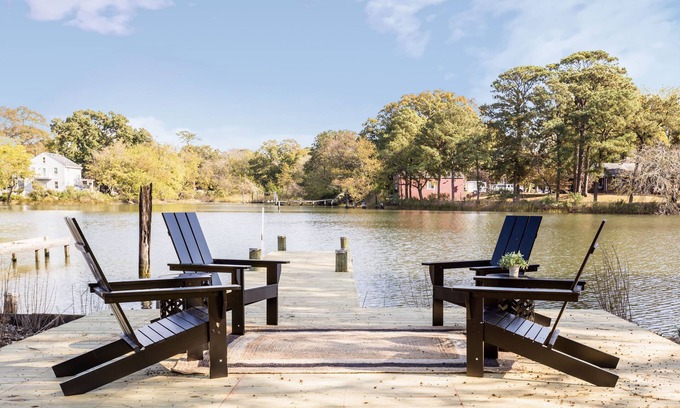 Portsmouth House | New listing! Charming, Waterfront Home-3 br,2 bath-sleeps 10!