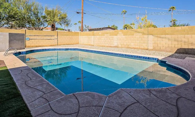 Security Acres House | 🌞NEW Listing🌞 Fiesta Cottage~ Pool🏊♀️ Foosball~ BBQ🍔 fire pit🔥 6 Adults+5 Kids