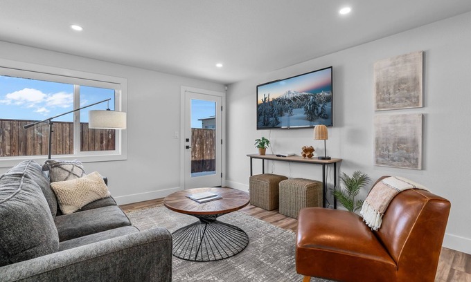 Bend House | New Listing! River Access ~ Fire Pit ~ Remodeled Home ~ All New Furniture!