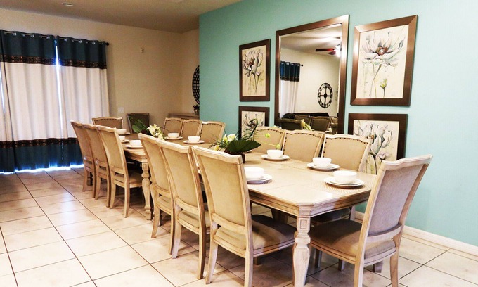 Four Corners House | New Listing! Windsor At Westside Resort, 7mi to Disney & 15mi to Universal - 110
