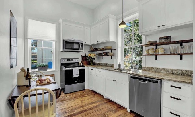 Fredericksburg House | New! Luxurious Home With Wine Cellar & Firepit!